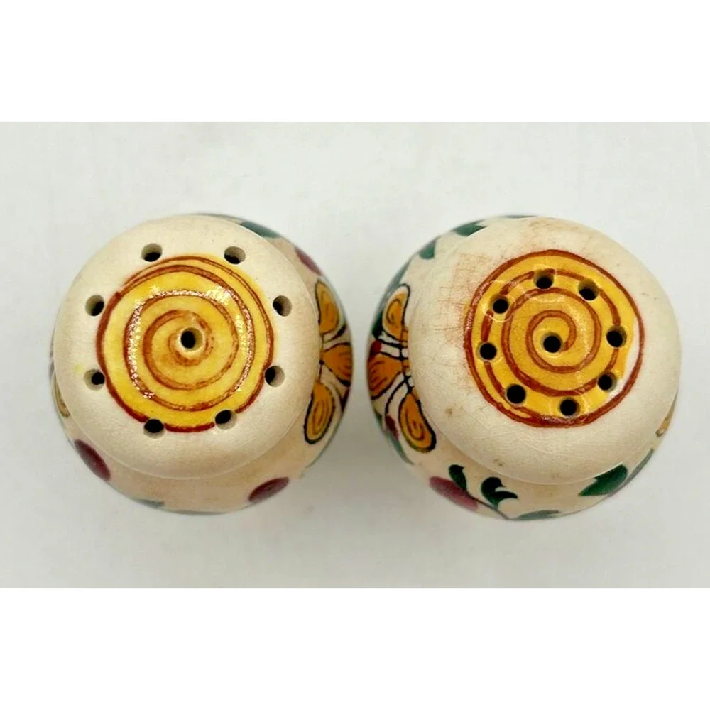 Vintage Retro Salt and Pepper Shakers Ceramic Made In Japan‎ U260/4